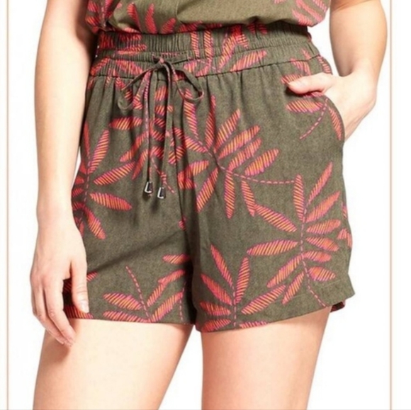 A NEW DAY floral shorts size medium - Picture 2 of 4